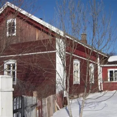 Itatalon Talonpoikaiskartano 쿠스타비